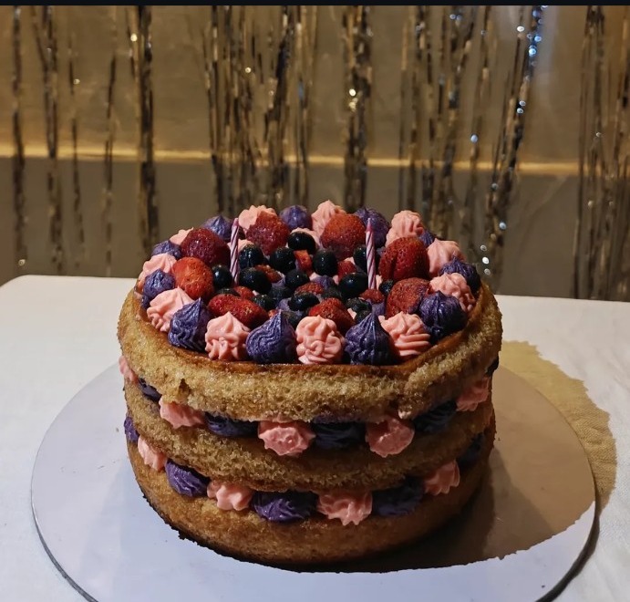 Berry loaded cake