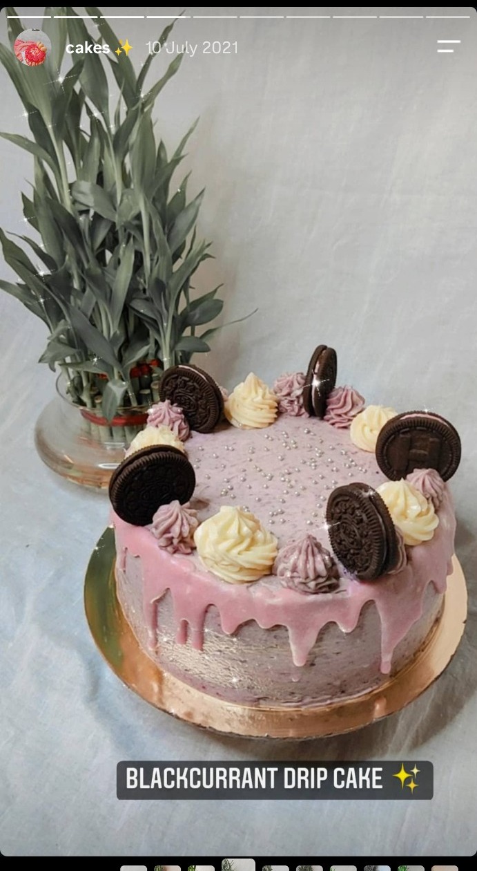 Blackcurrant drip cake
