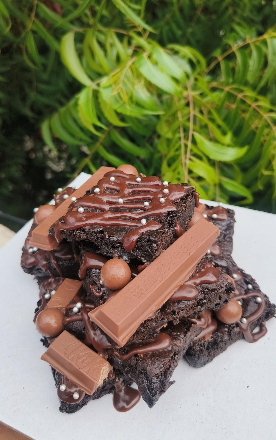KitKat loaded brownies